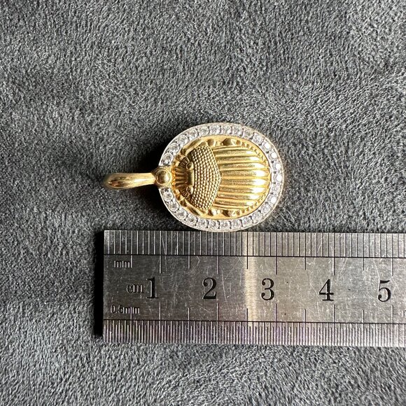 David Yurman Petrvs Scarab Pendant in 18K Yellow Gold & Pavé White Diamonds RARE - Picture 12 of 13